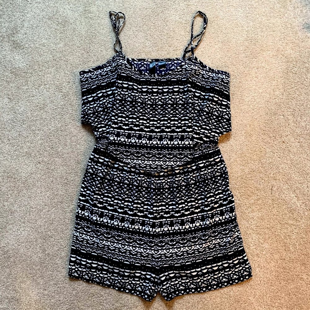 Navy Patterned Romper - Picture 5 of 5